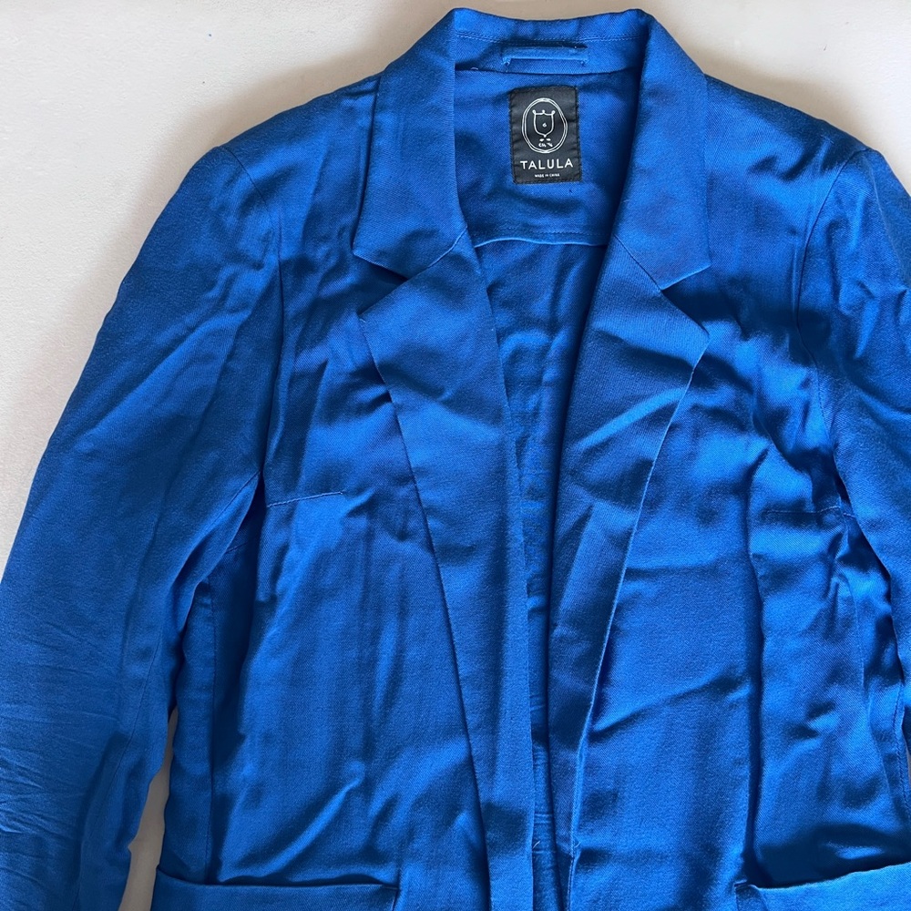 Aritzia Talulu vibrant blue blazer